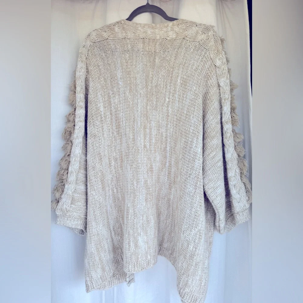 Anthropologie Boho oversized long fringe sweater. One size - Picture 10 of 11